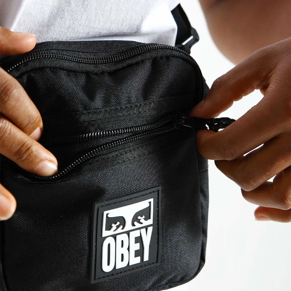 Bolso OBEY Small Messenger Bag Black O/S