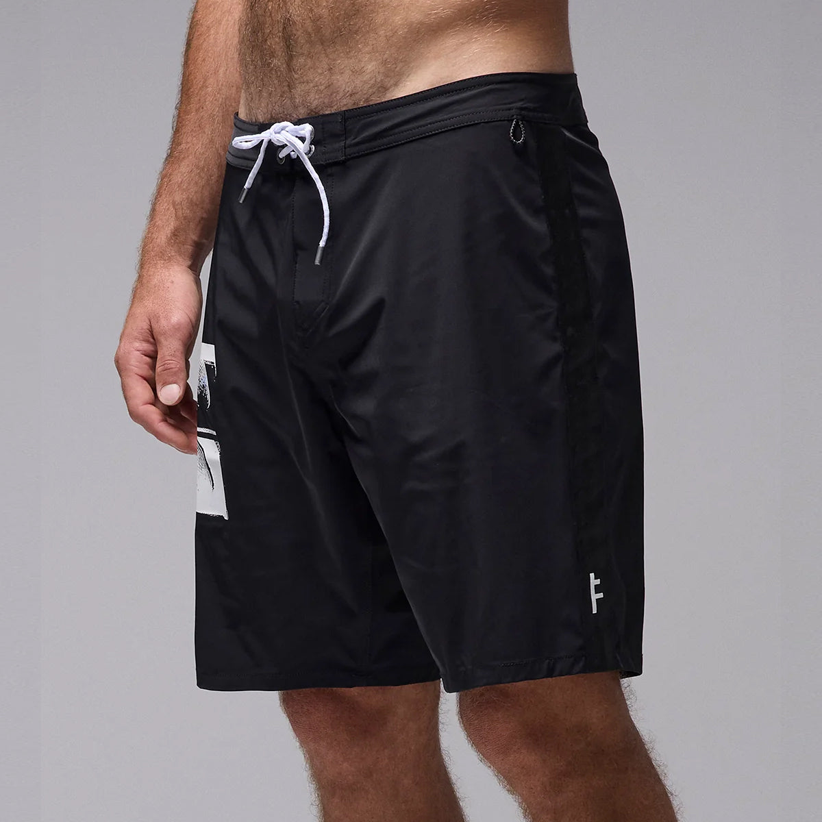 FORMERMiliant18.5_Black1.jpg