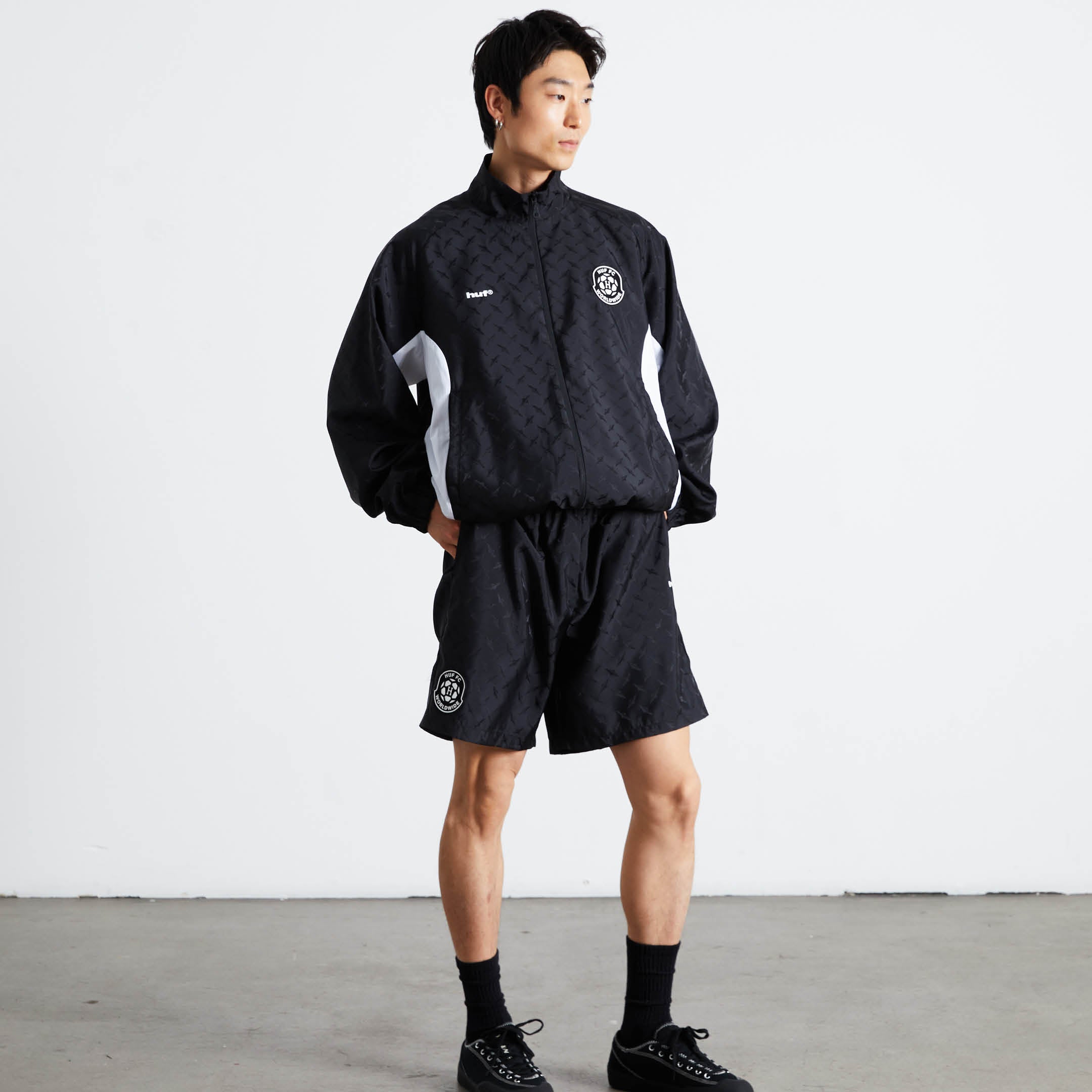 HUF-FC-EASY-SHORT_BLACK_PT00410_BLACK_M01.jpg