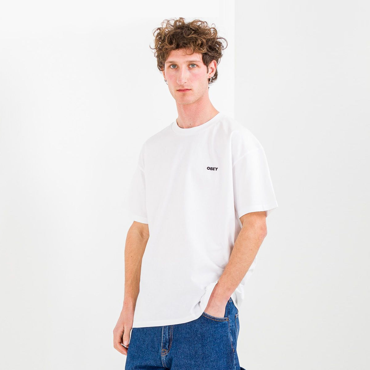 Polera OBEY Make Art Not War White