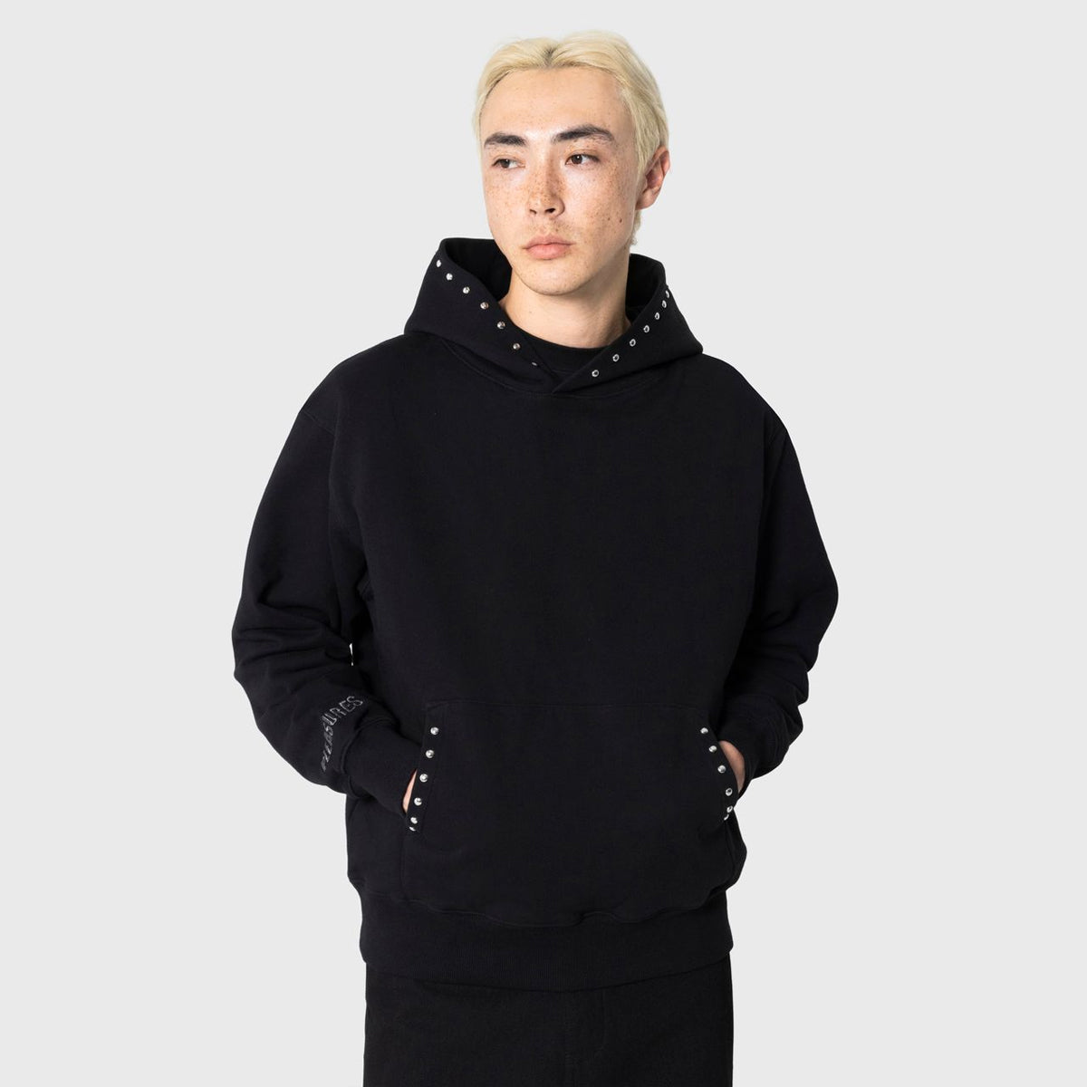 Poleron PLEASURES Lucky Studded Hoodie Black