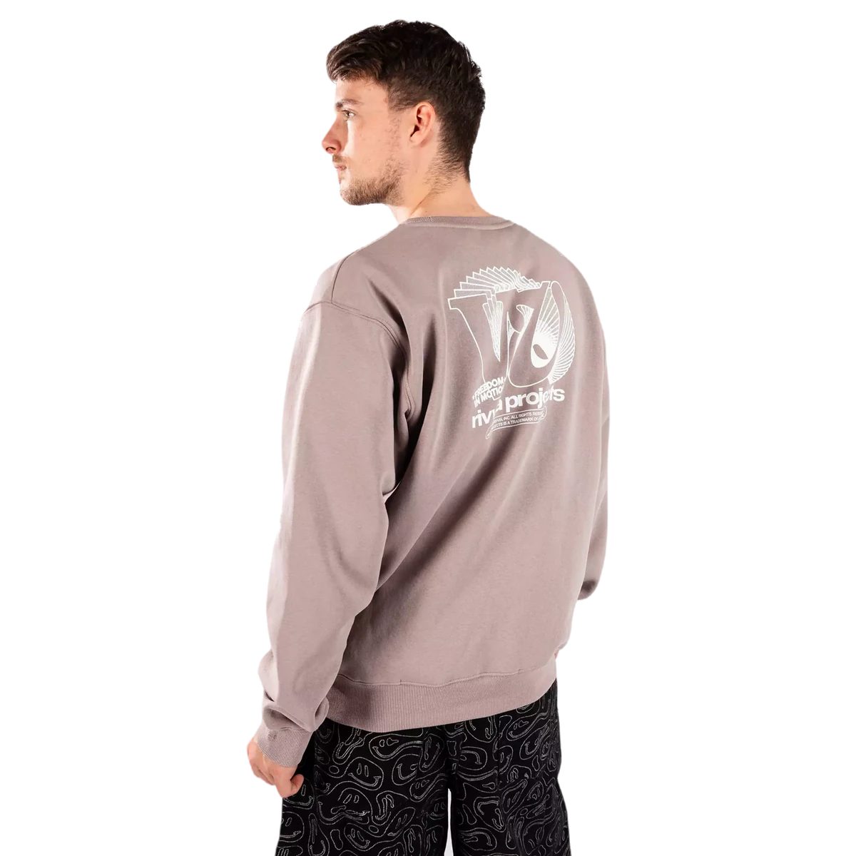 RIVVIA-FREEDOM-CREW_TAUPE_02.webp