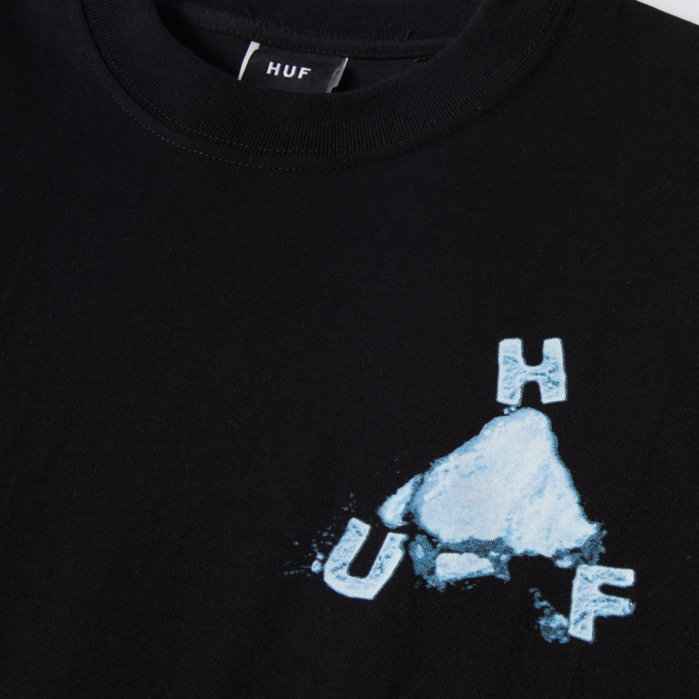 STAY-CHILL-TT-S-S-TEE_BLACK_TS02357_BLACK_03.png